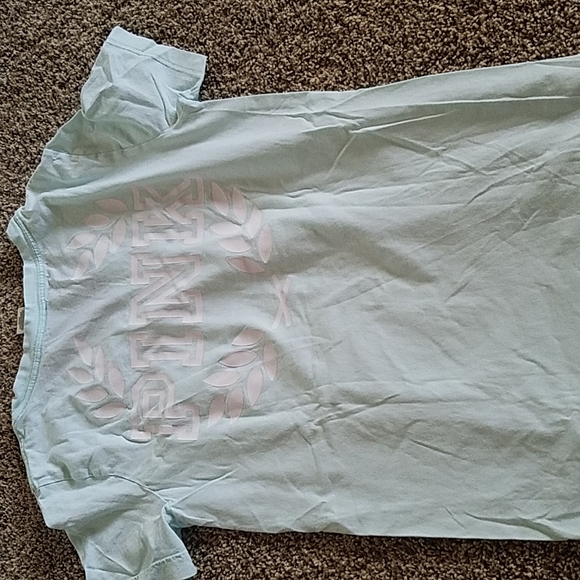 Pink tshirt - Picture 2 of 2